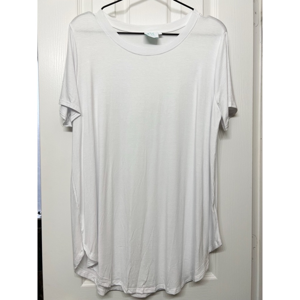Nwot The Mint Julep Boutique White Scoop Neck Basic Stretchy Tee View 4